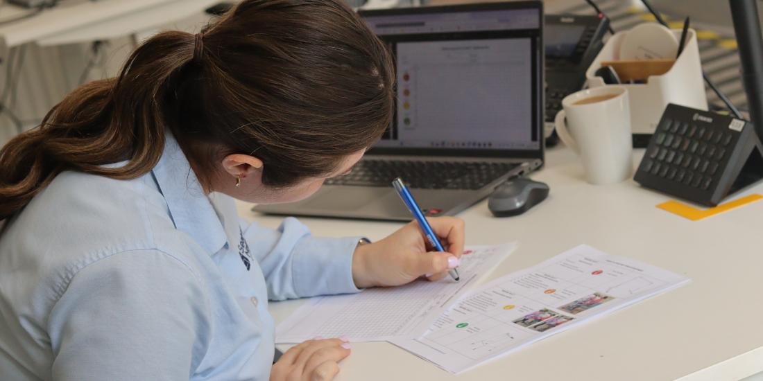 Woman completing mobility assessment tool